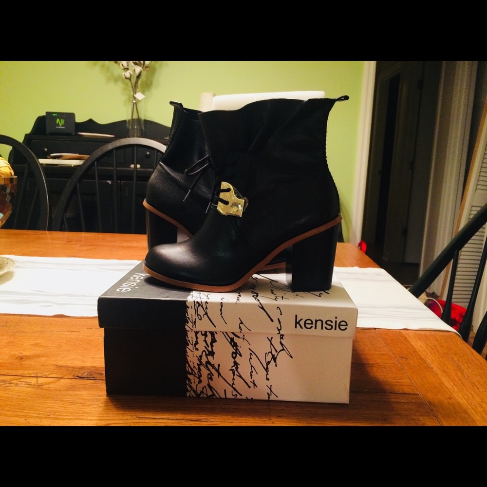 Kensie Black Leather Tie Ankle Boots